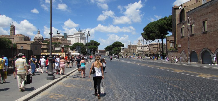Roma, ad agosto via dei Fori Imperiali è pedonale